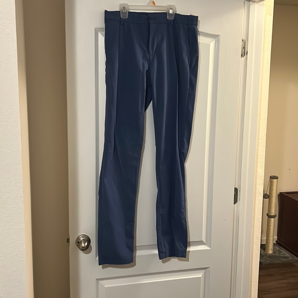 Men’s blue 32/34 pants